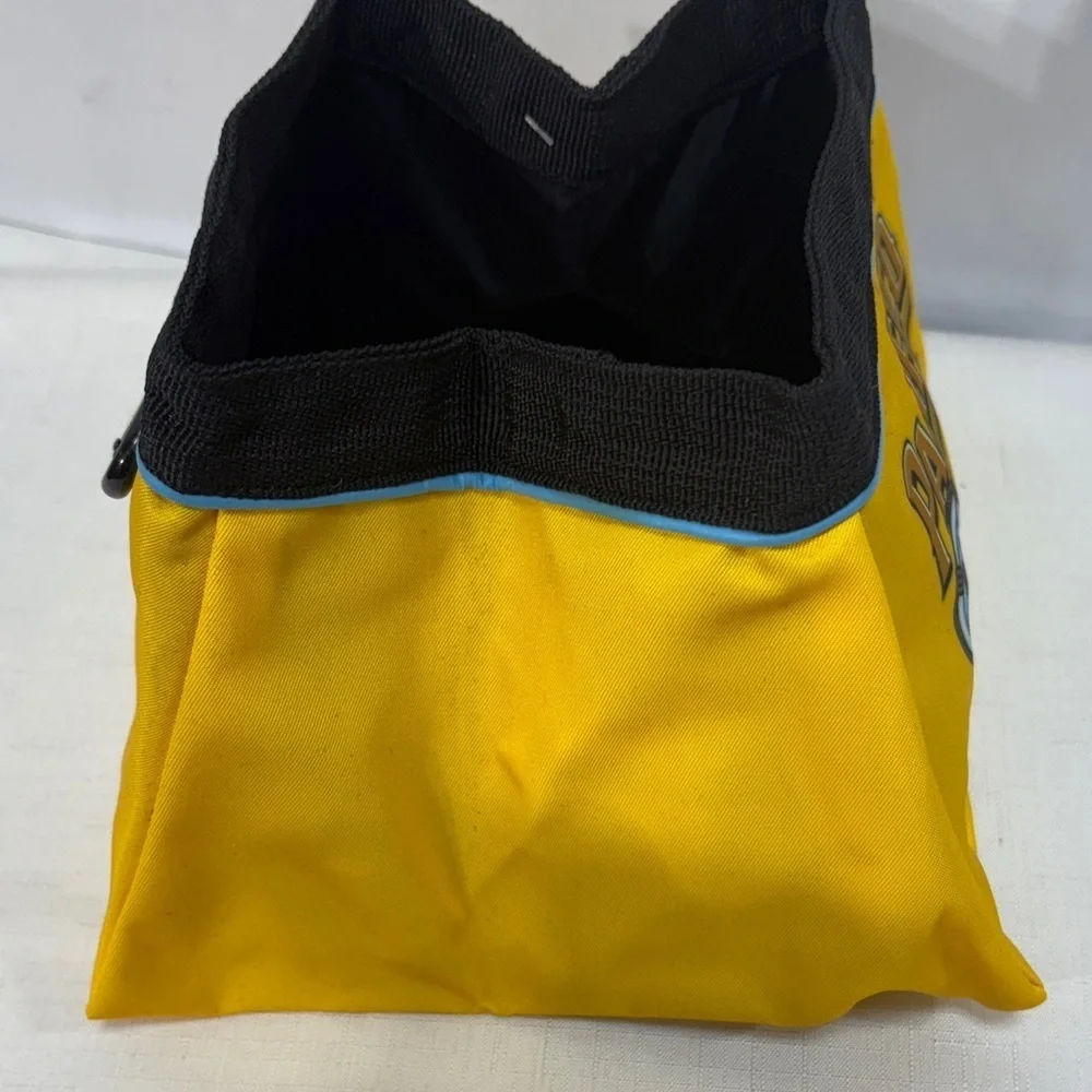 ⛵️nwt Yellow travel Dog Bowl collapsible